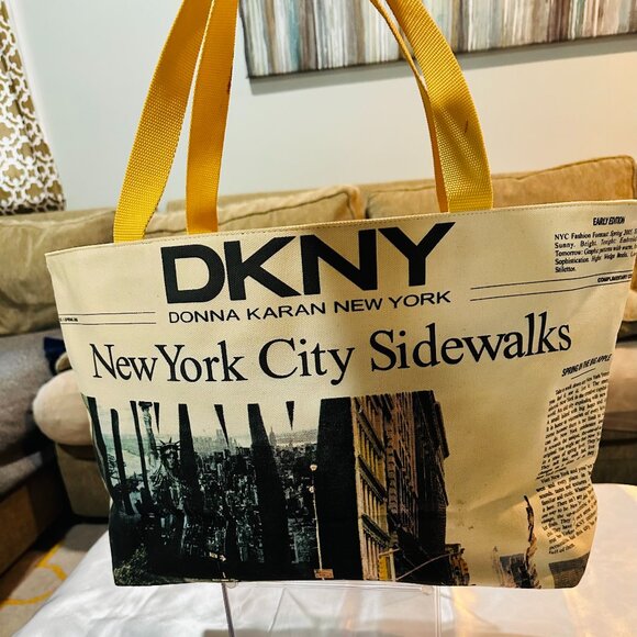 VNT DKNY Donna Karan New York City Sidewalks Landscape Canvas Tote, (NWOT) - Picture 3 of 16